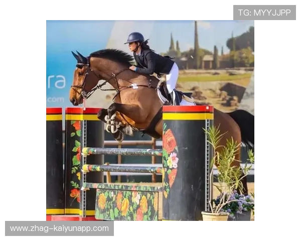 葡萄牙骑手玛丽亚·卡埃塔诺在2024年葡萄牙盛装舞步锦标赛中夺得个人赛金牌，展现出色表现。